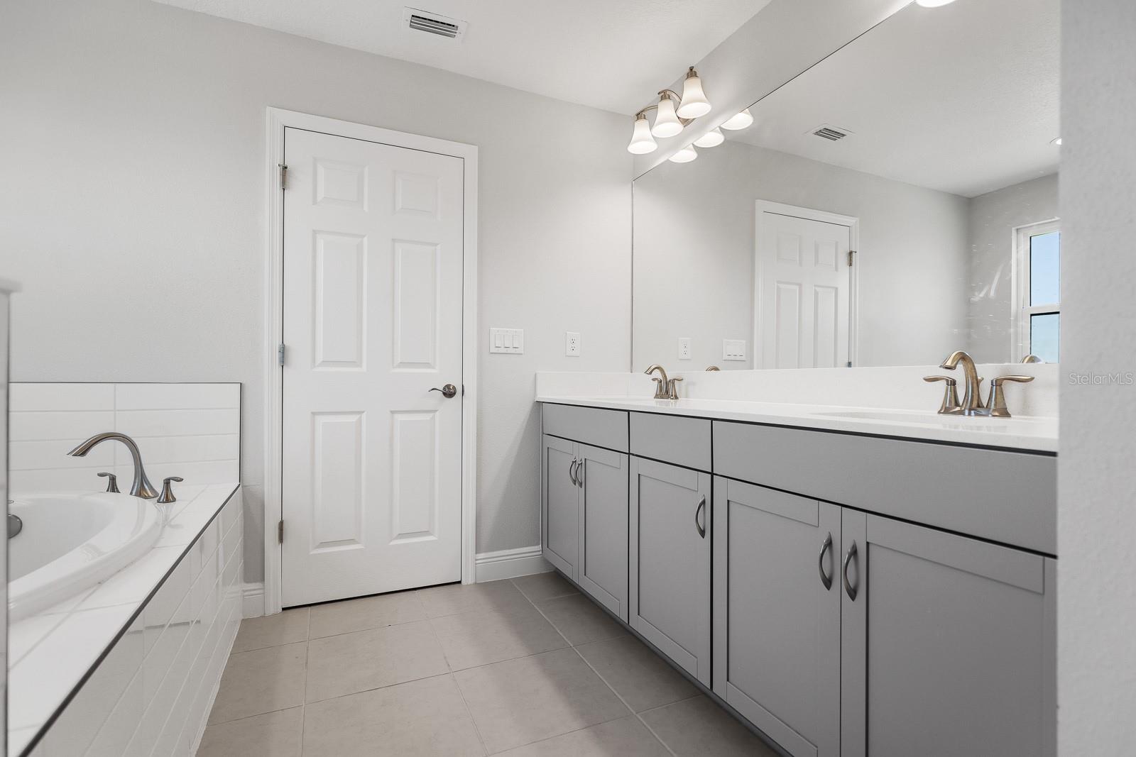 Listing photo id 27 for 14671 Horse Trot Road