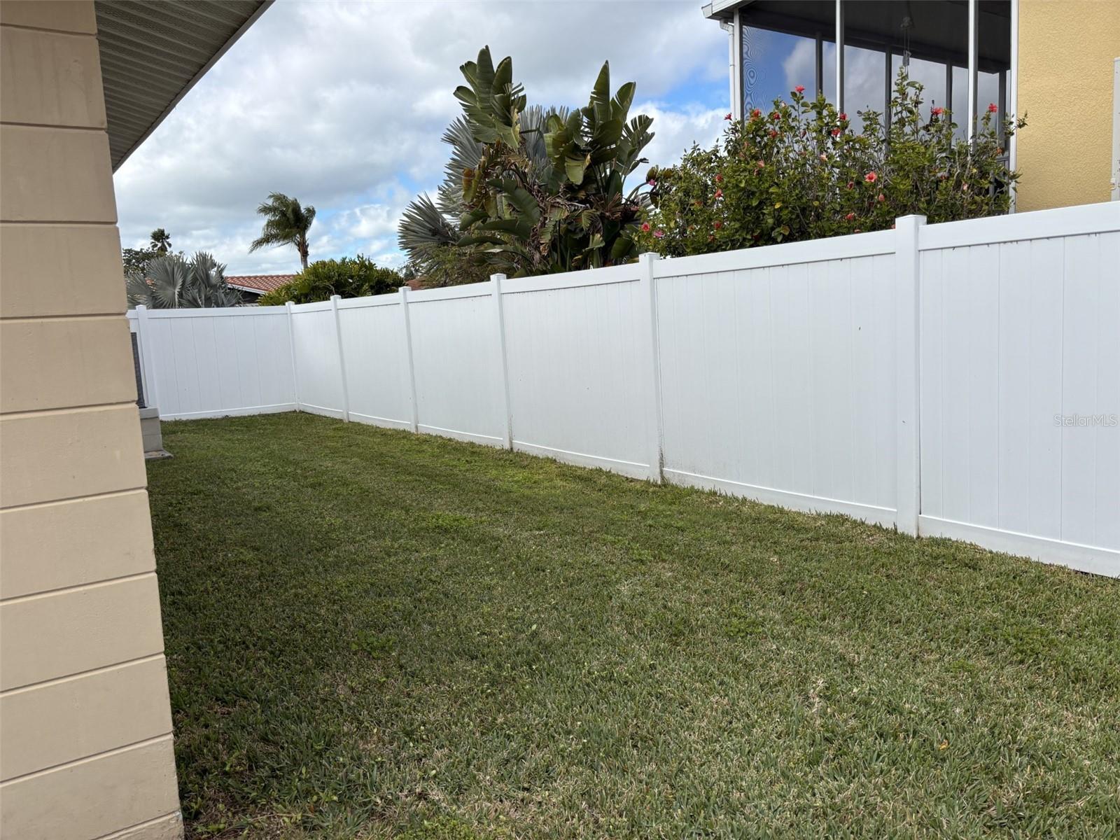 Image 10 of 11 For 4940 Shell Stream Boulevard