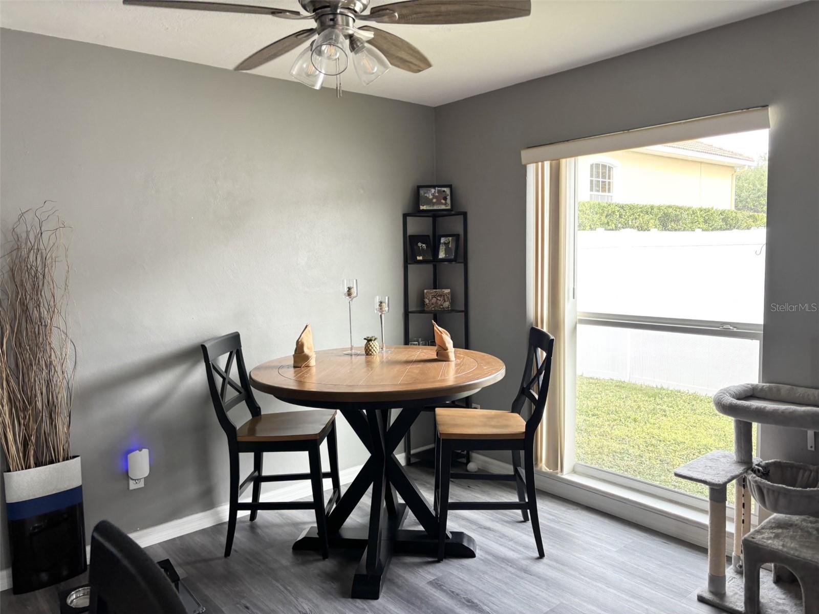 Image 6 of 11 For 4940 Shell Stream Boulevard