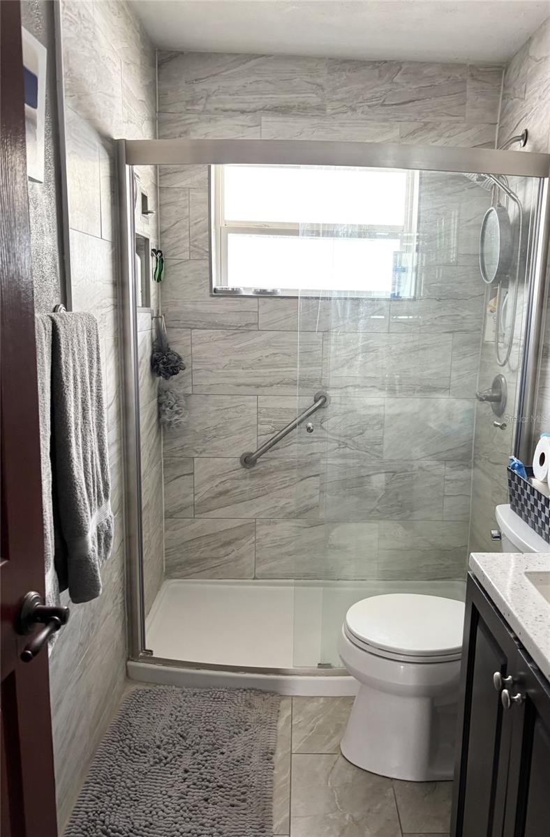 Image 8 of 11 For 4940 Shell Stream Boulevard