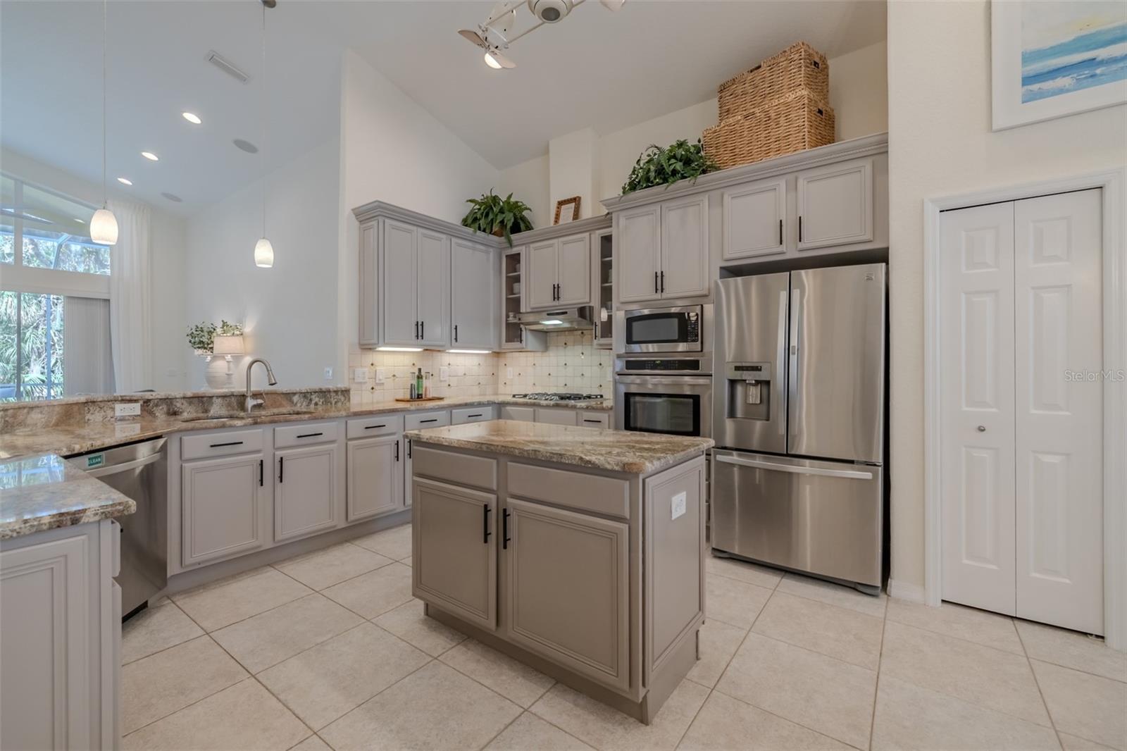 Image 10 of 88 For 27721 Kirkwood Circle