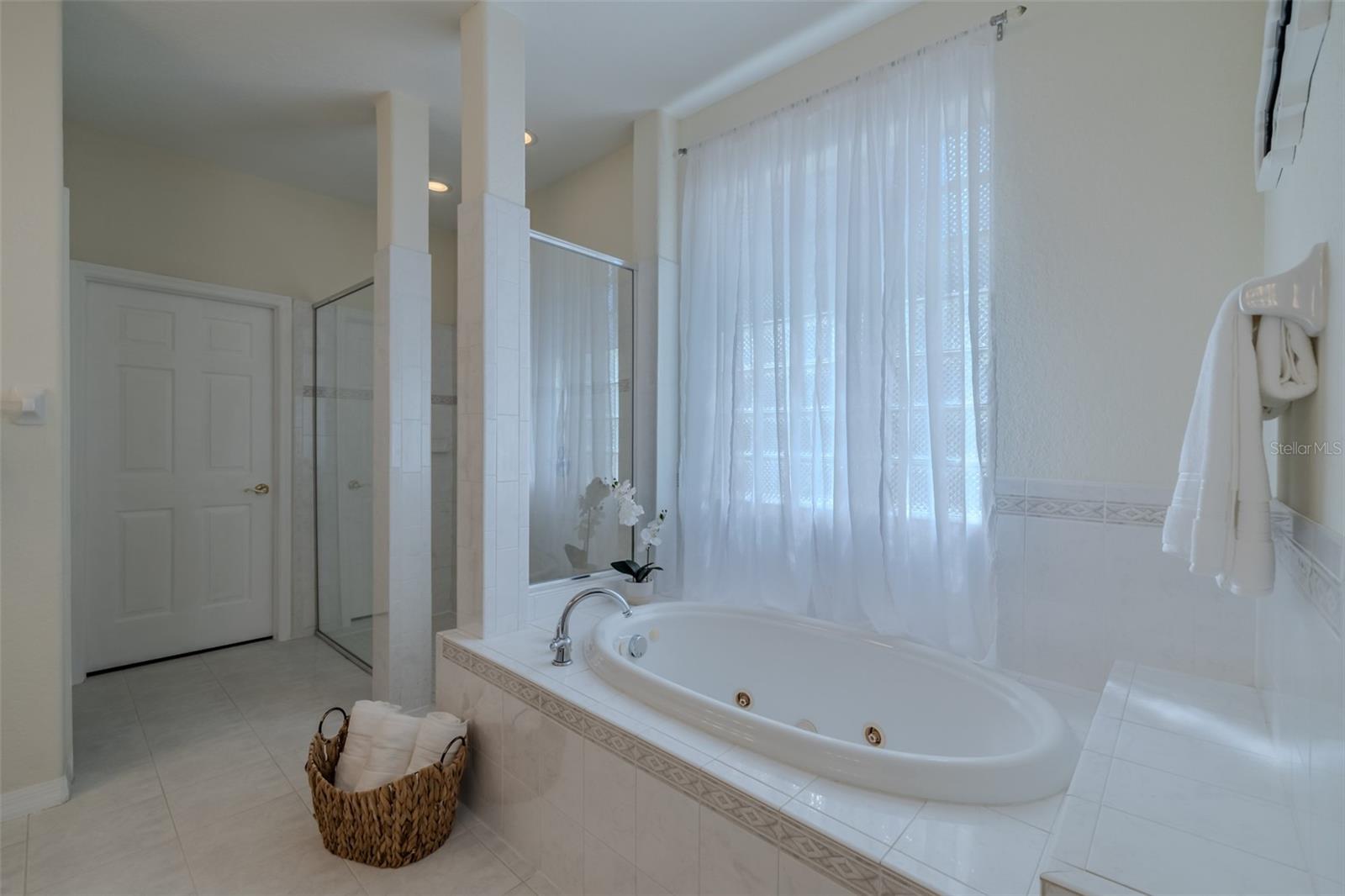 Image 25 of 88 For 27721 Kirkwood Circle