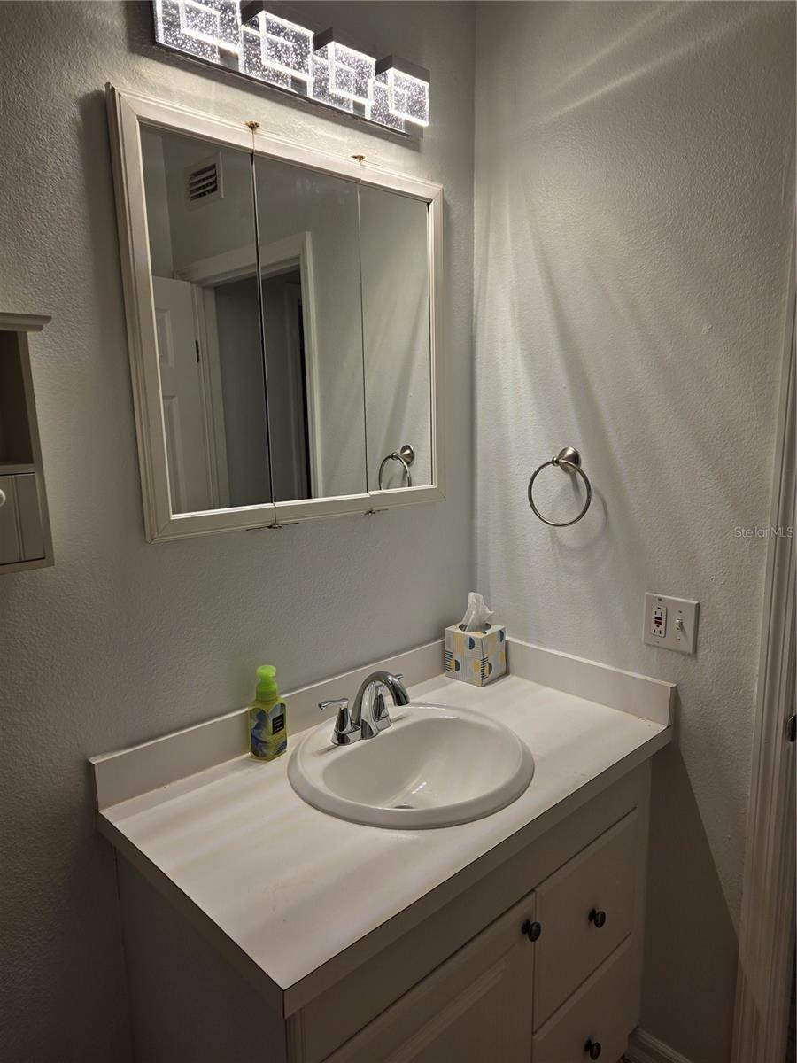 Image 14 of 34 For 298 11th Avenue Sw