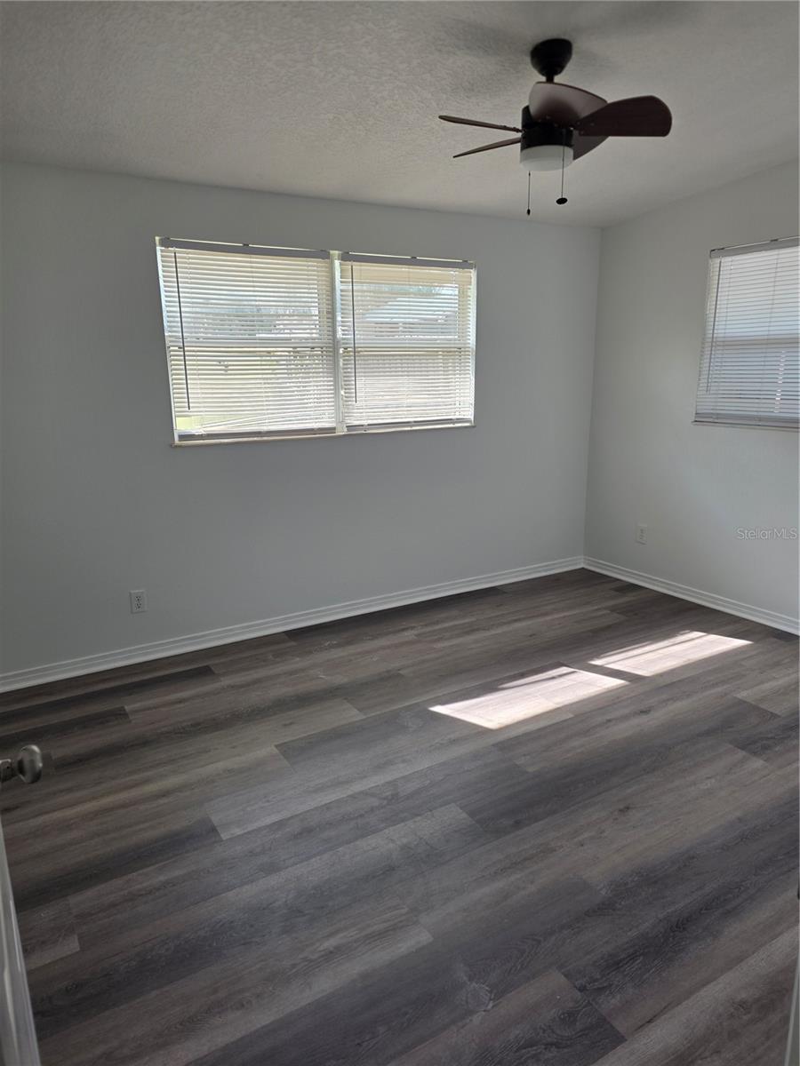 Image 17 of 34 For 298 11th Avenue Sw