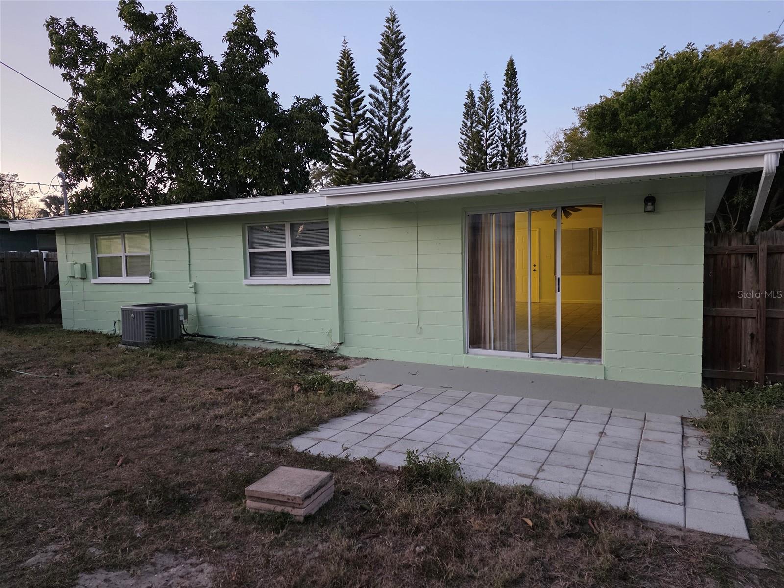 Image 2 of 34 For 298 11th Avenue Sw