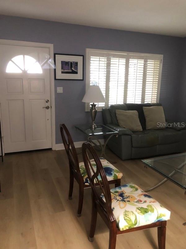 Listing photo id 8 for 105 Chesapeake Avenue