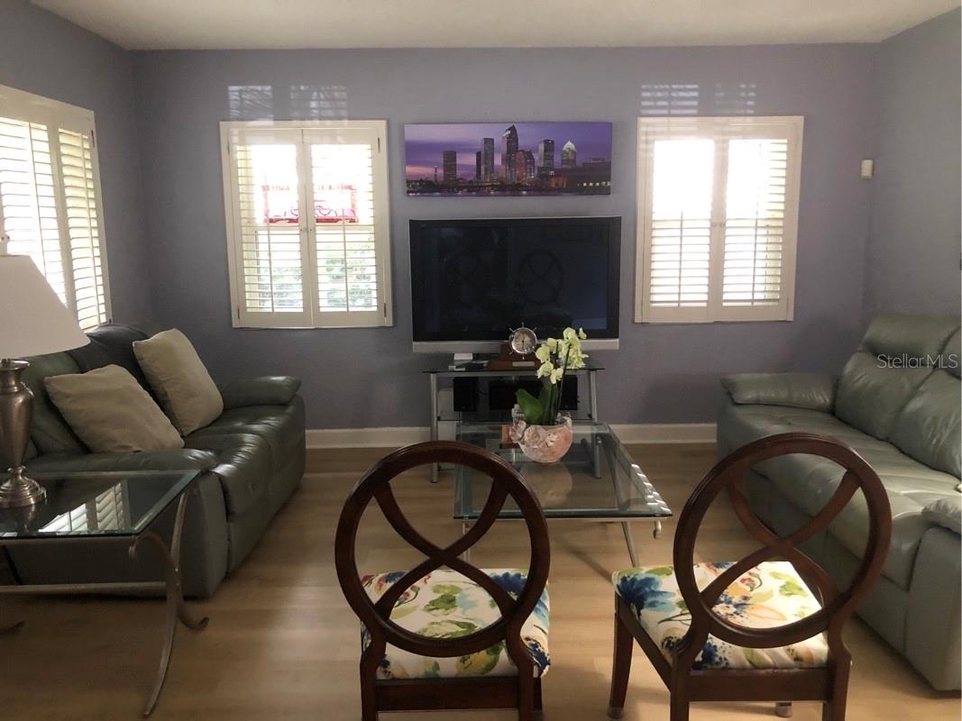 Listing photo id 10 for 105 Chesapeake Avenue