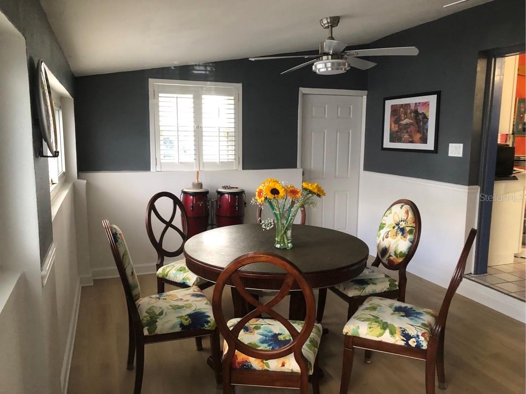 Listing photo id 19 for 105 Chesapeake Avenue