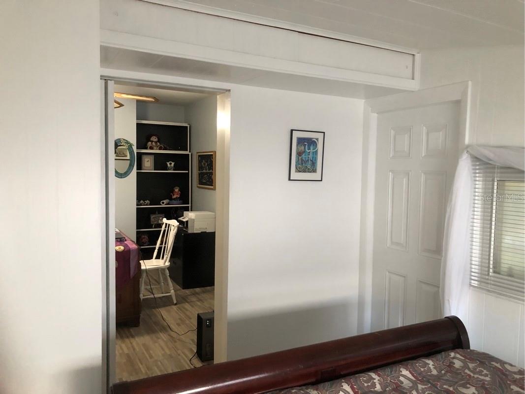 Listing photo id 27 for 105 Chesapeake Avenue