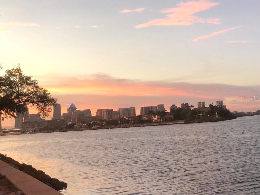 Listing photo id 1 for 105 Chesapeake Avenue