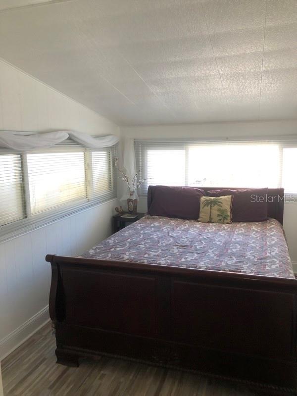 Listing photo id 28 for 105 Chesapeake Avenue