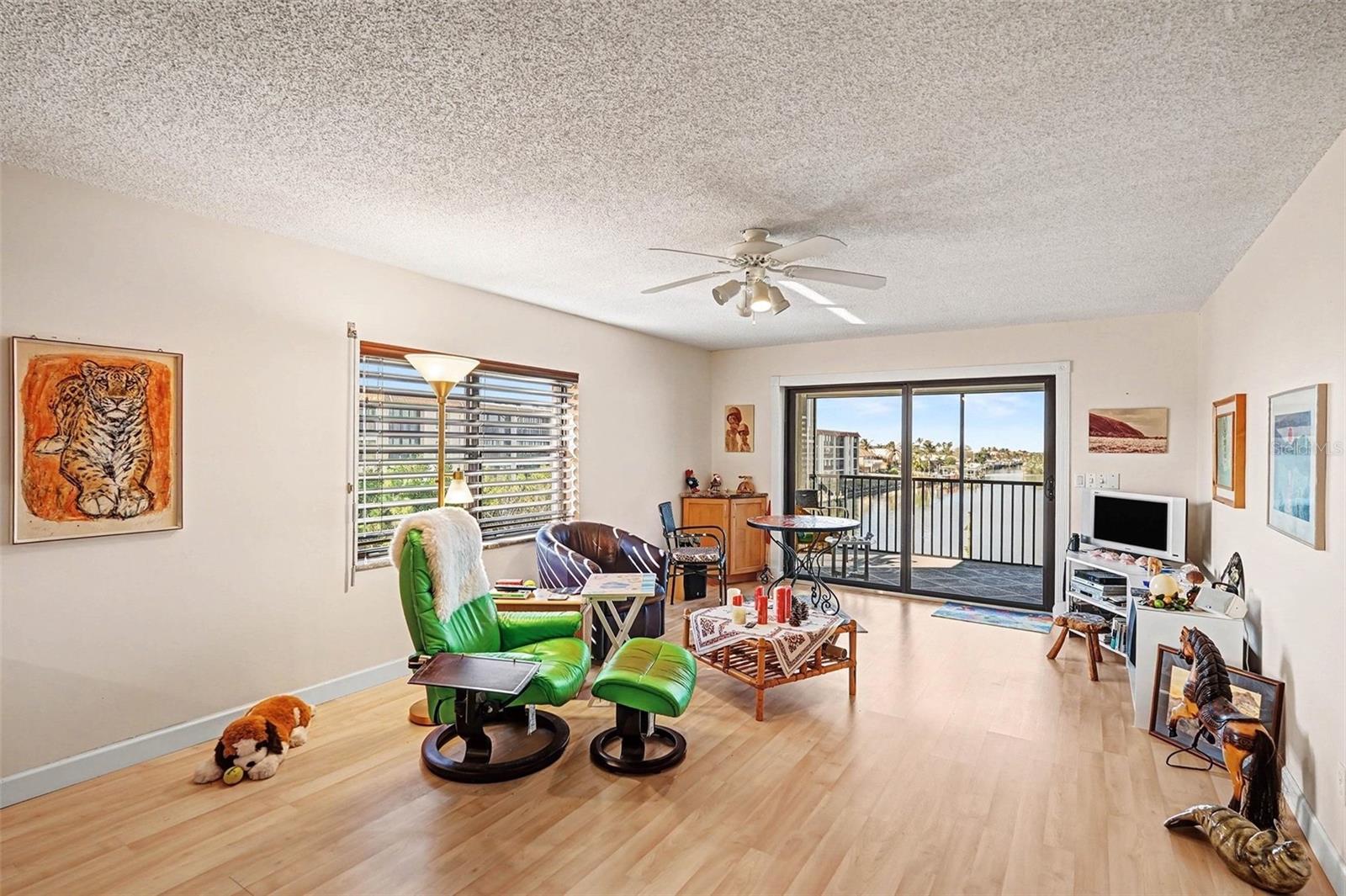 Image 8 of 33 For 3165 Atlantic Ave  A301