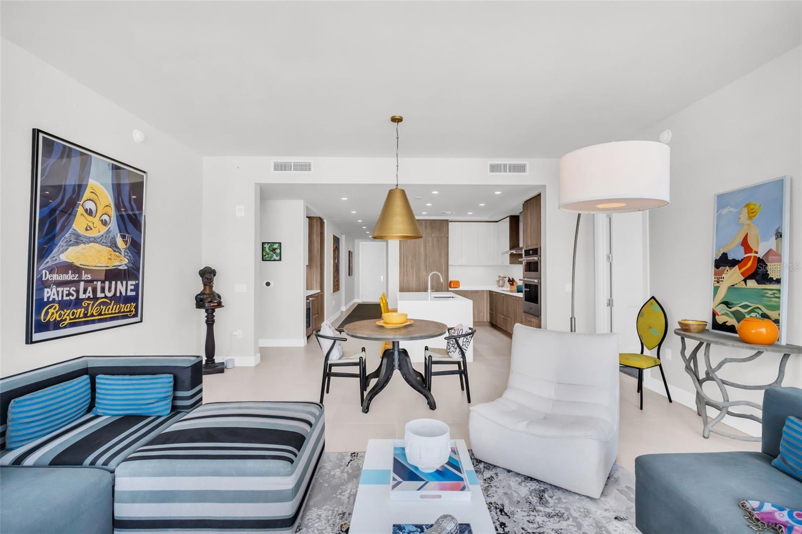 Image 11 of 88 For 301 1st Street S 1404