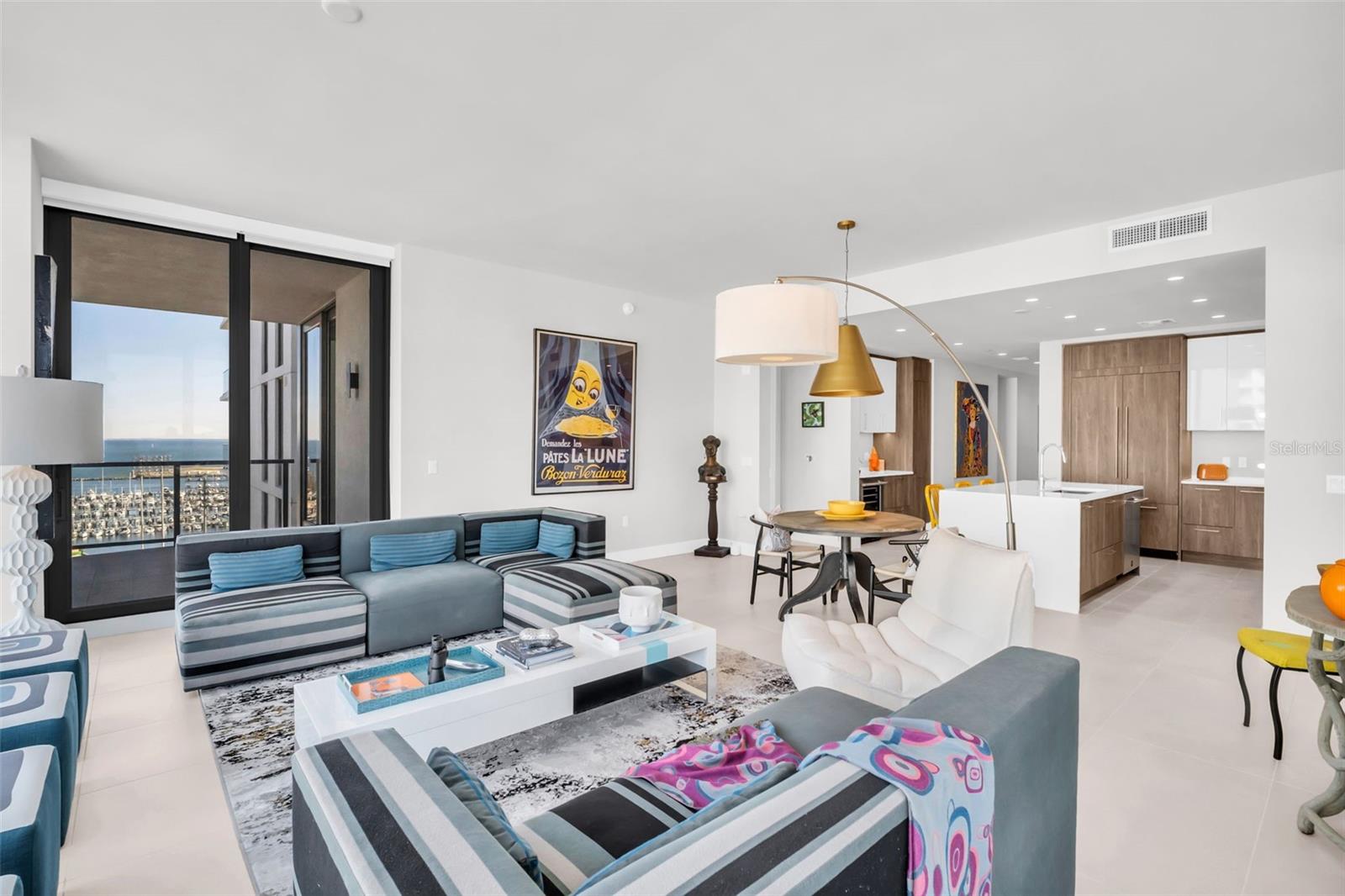 Image 12 of 88 For 301 1st Street S 1404