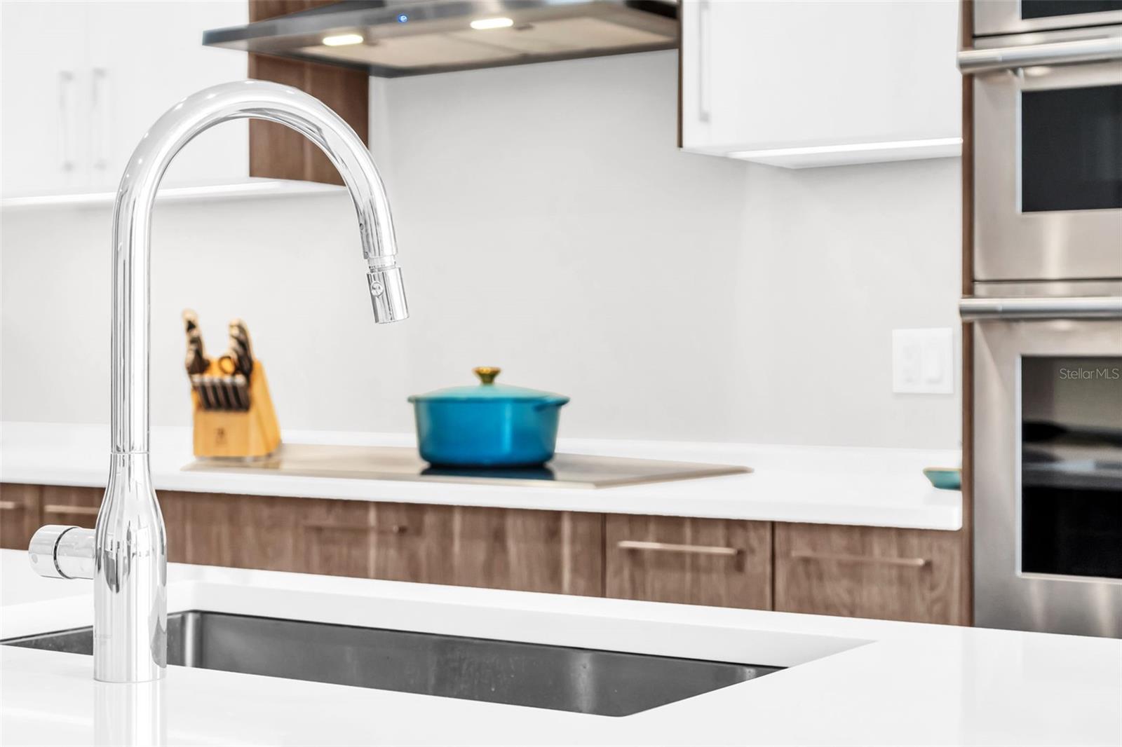 Image 22 of 88 For 301 1st Street S 1404