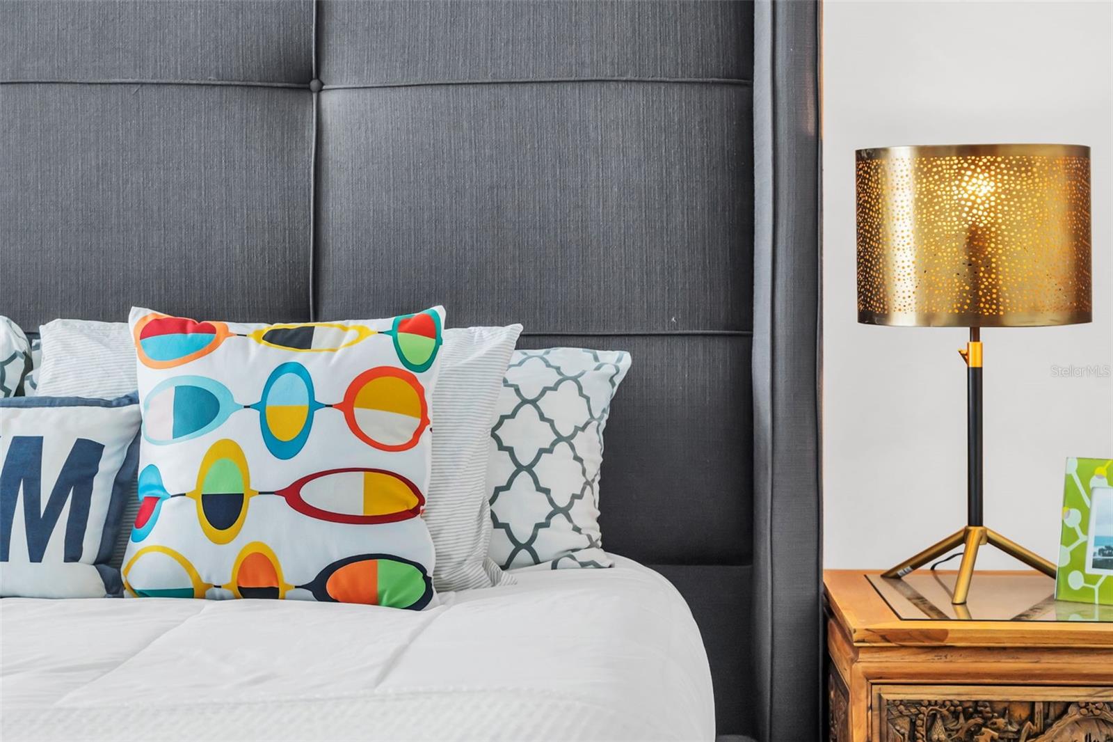 Image 23 of 88 For 301 1st Street S 1404