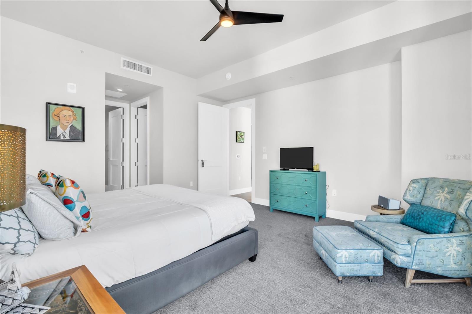 Image 35 of 88 For 301 1st Street S 1404