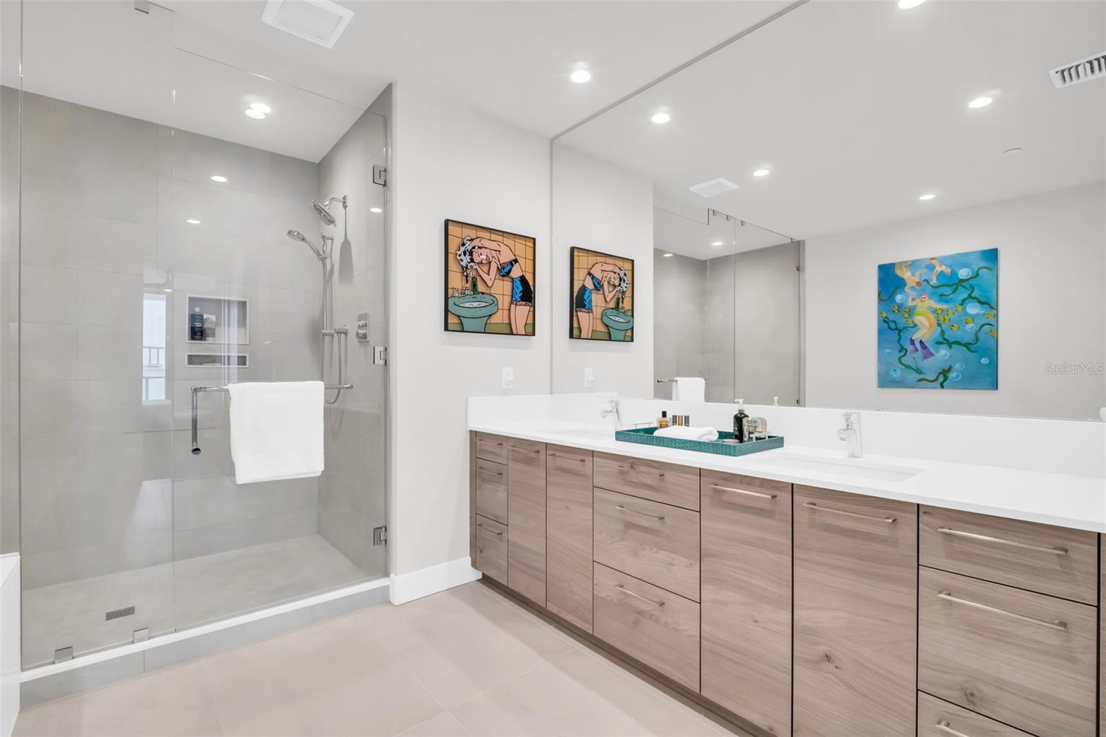 Image 42 of 88 For 301 1st Street S 1404