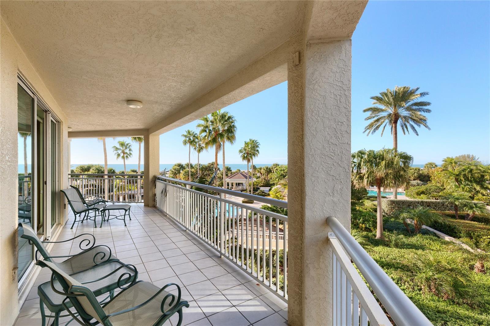 Listing photo id 18 for 1180 Gulf Boulevard 202