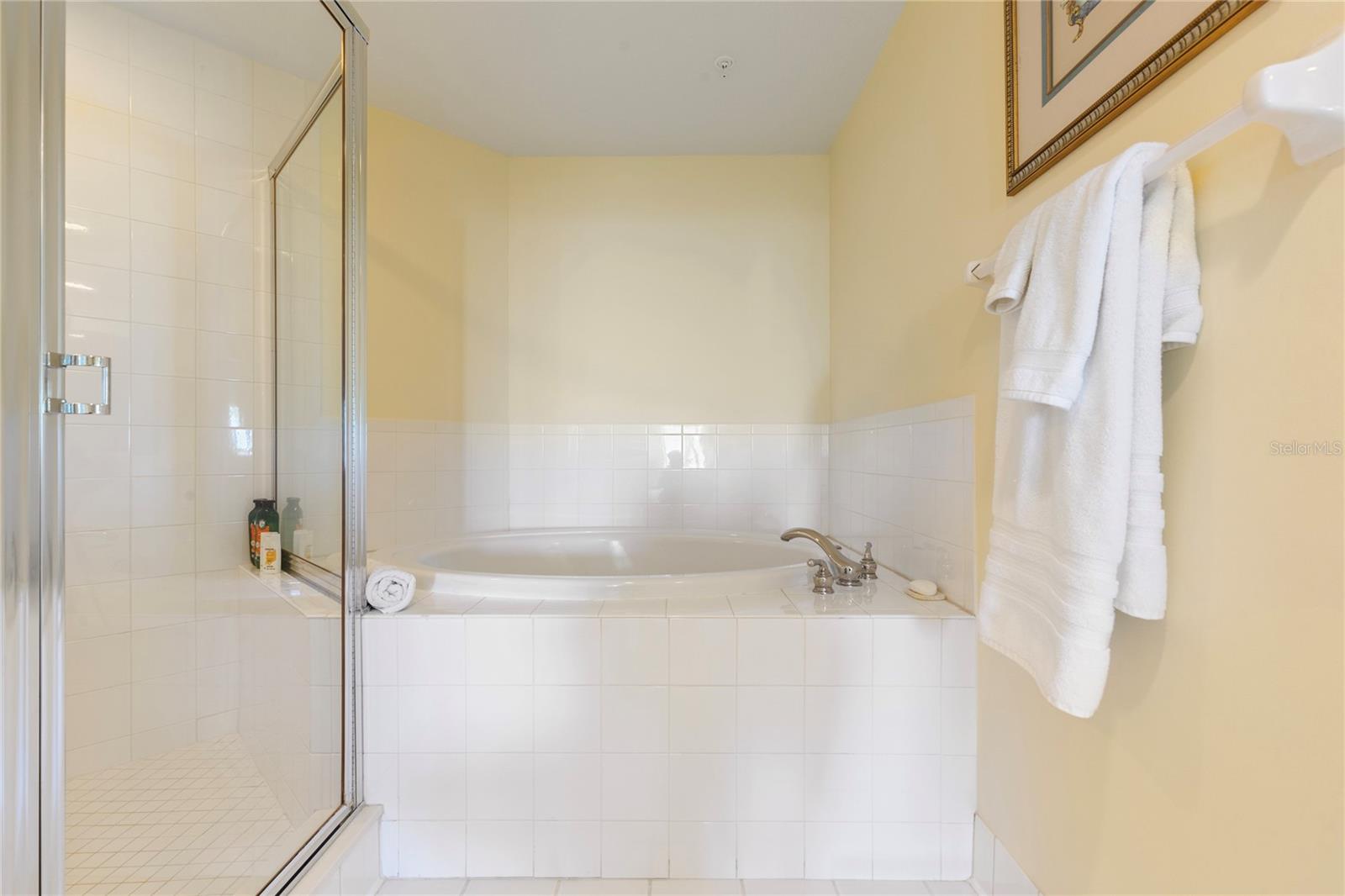 Listing photo id 20 for 1180 Gulf Boulevard 202