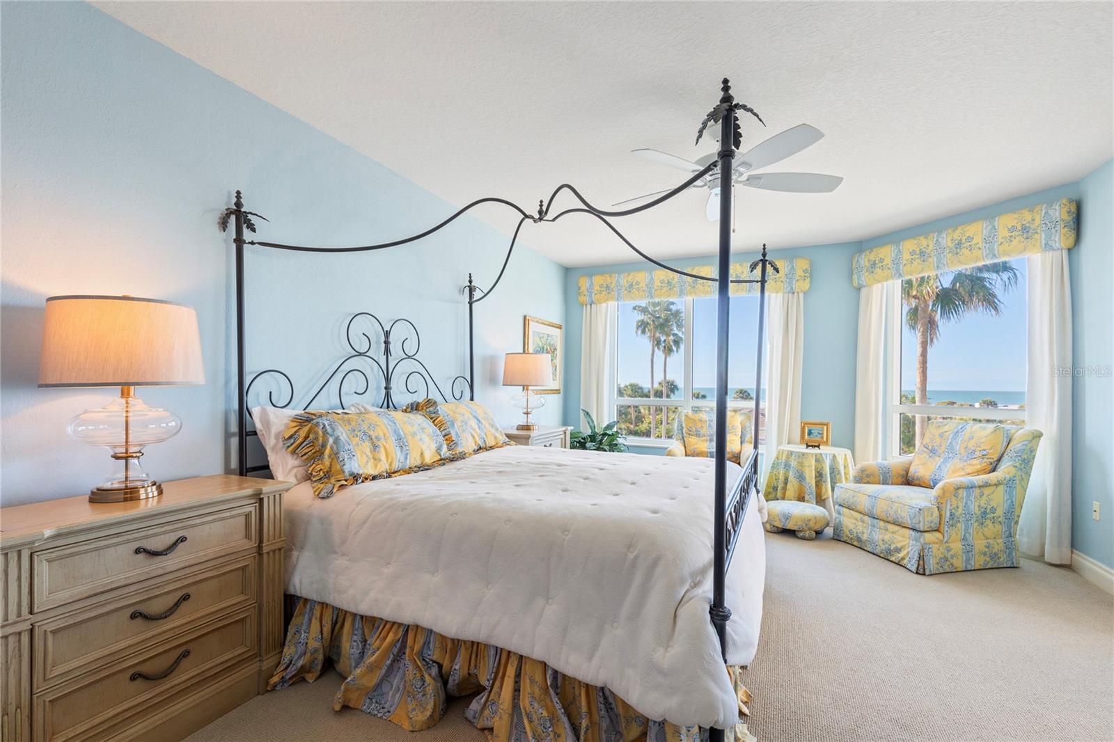 Listing photo id 27 for 1180 Gulf Boulevard 202