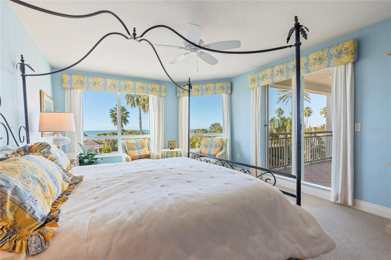 Listing photo id 28 for 1180 Gulf Boulevard 202