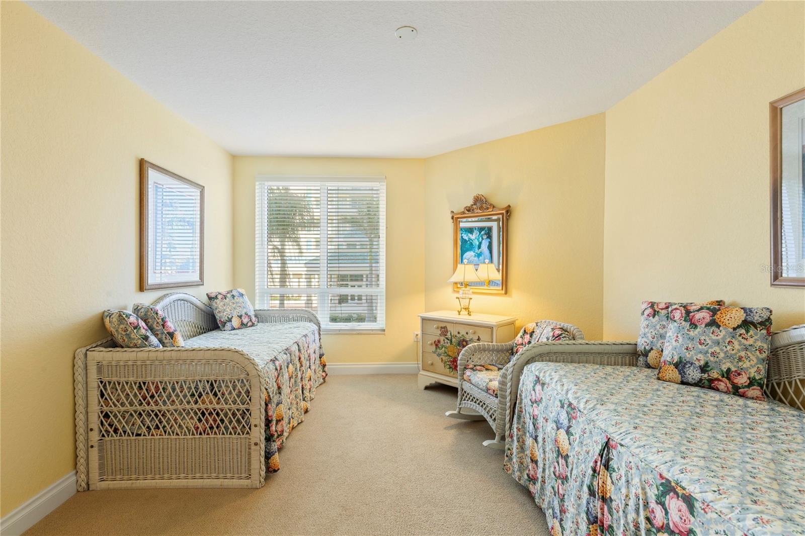 Listing photo id 32 for 1180 Gulf Boulevard 202