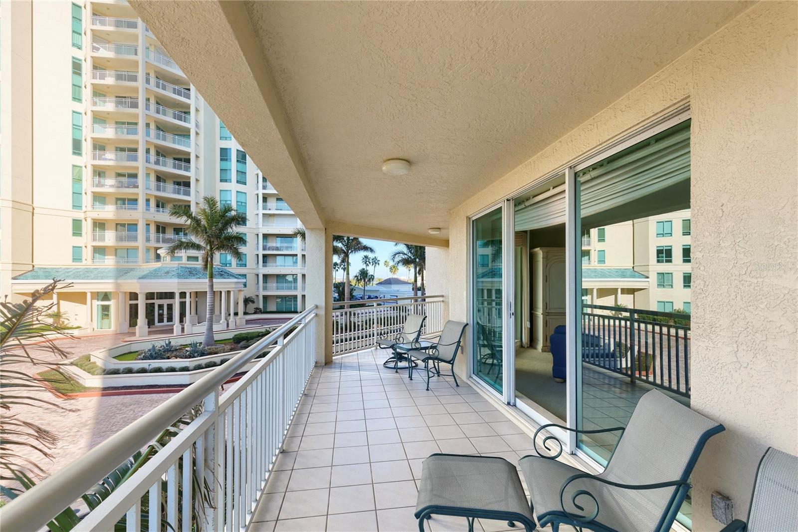 Listing photo id 36 for 1180 Gulf Boulevard 202