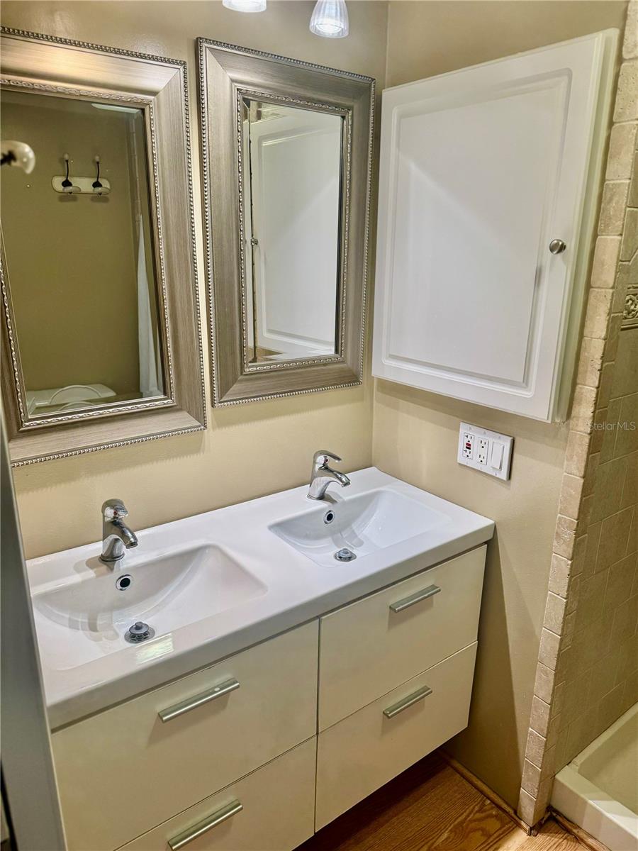 Image 21 of 27 For 7901 40th Avenue N 21