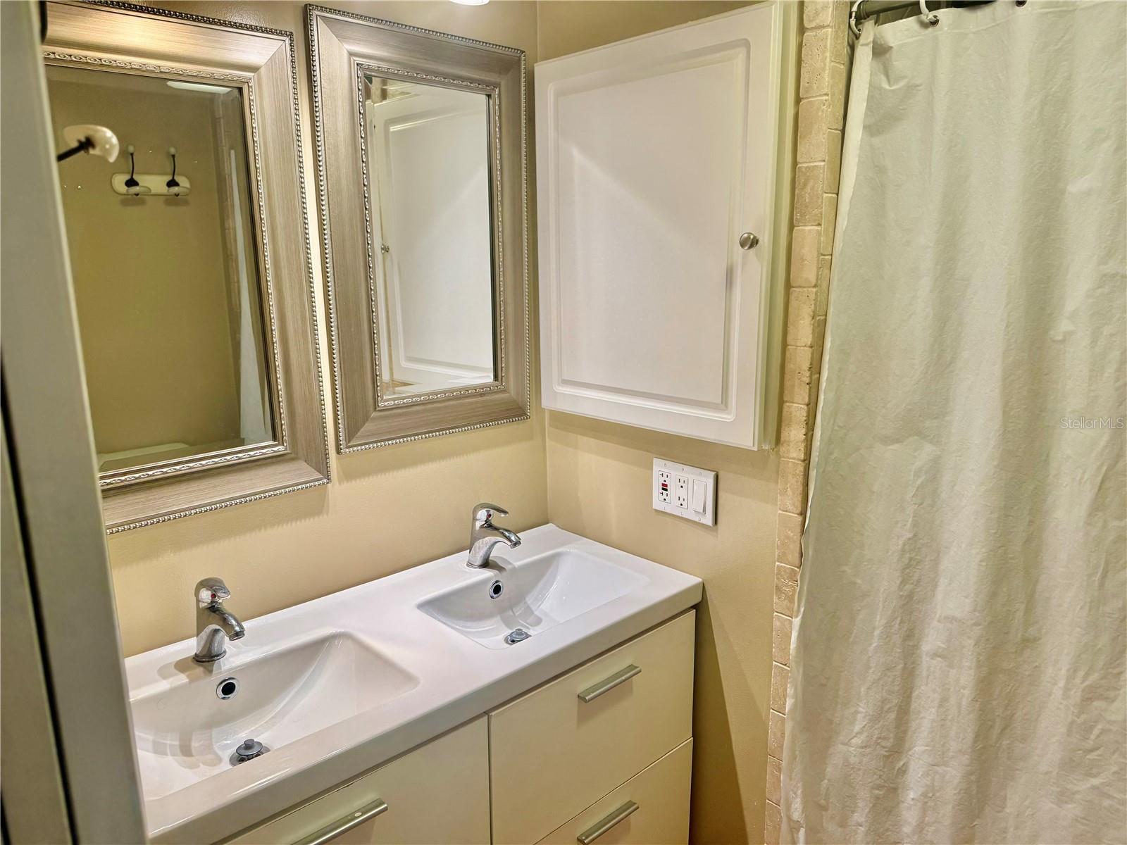 Image 22 of 27 For 7901 40th Avenue N 21