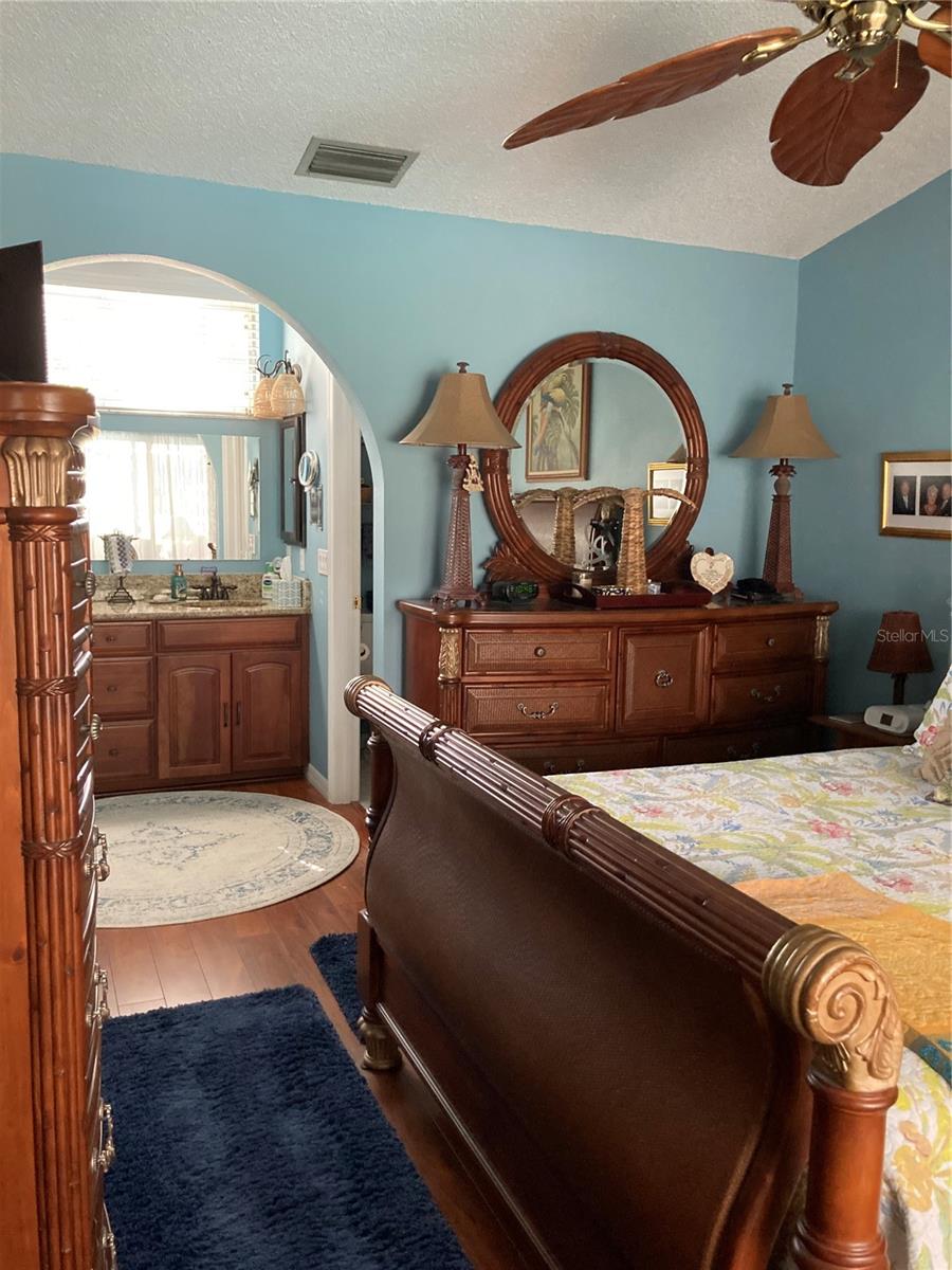 Image 11 of 45 For 8101 Roxboro