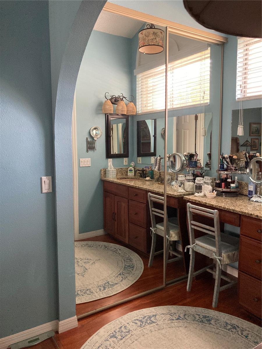 Image 14 of 45 For 8101 Roxboro