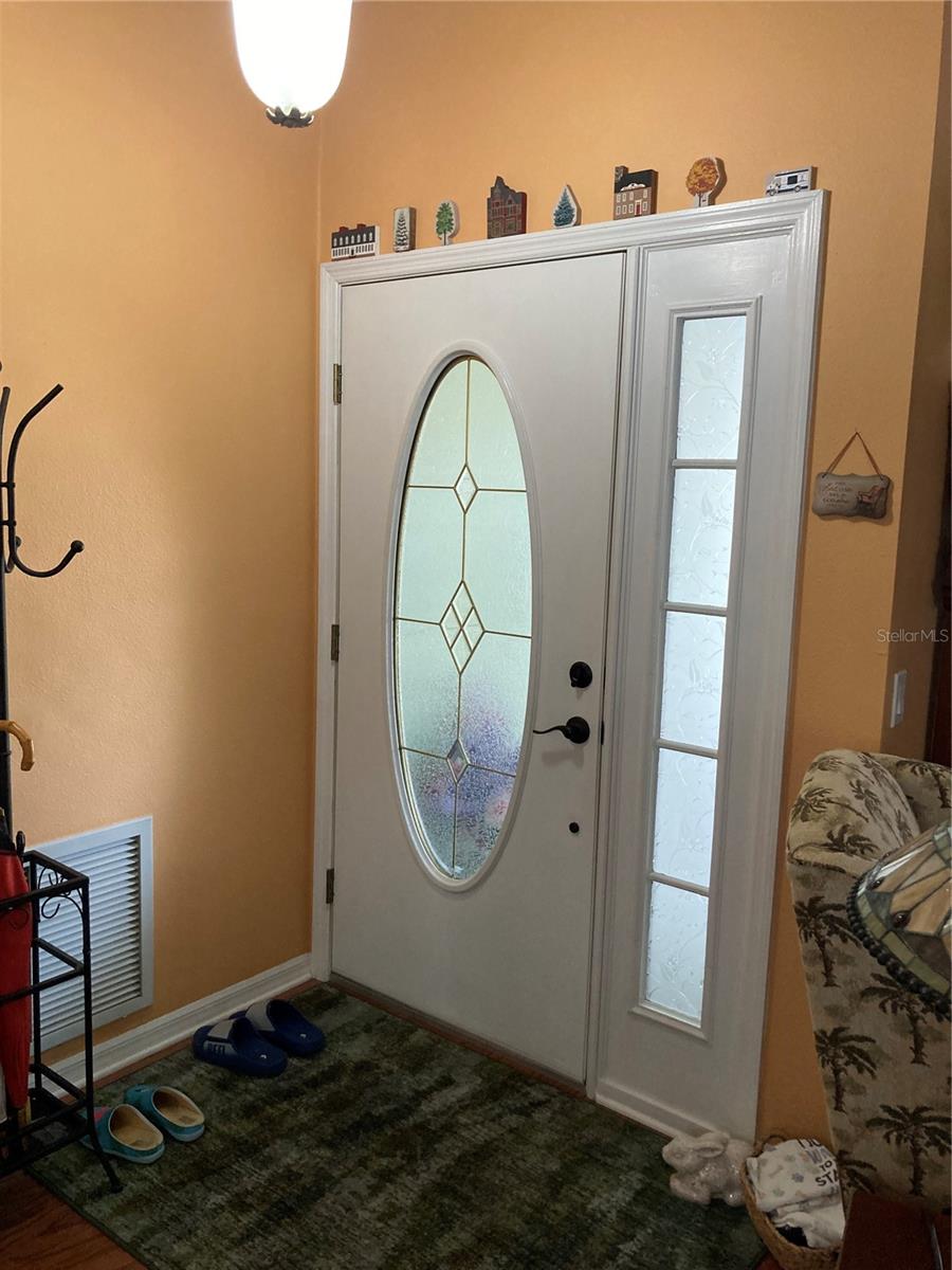 Image 4 of 45 For 8101 Roxboro