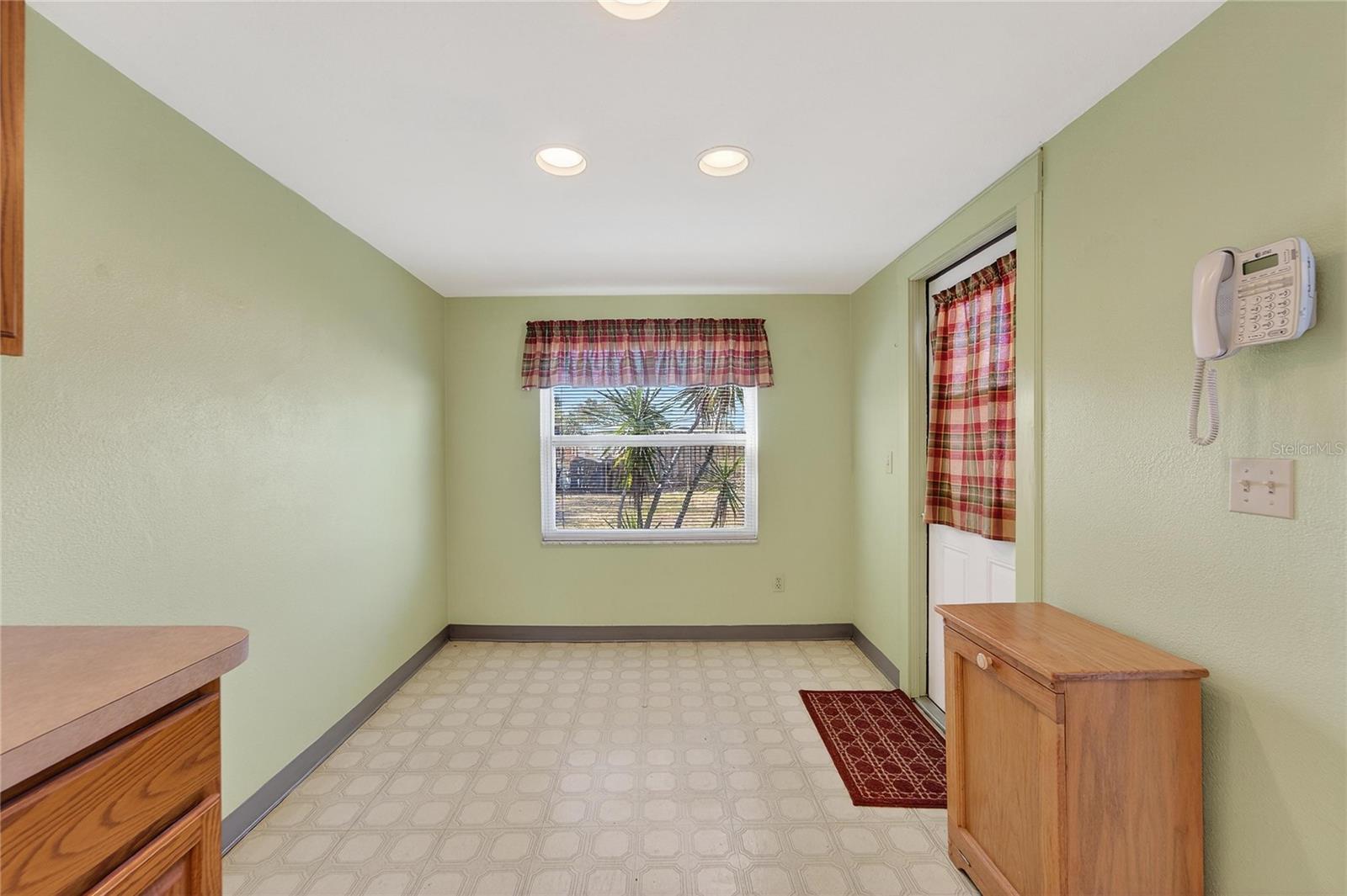 Image 15 of 31 For 9120 Memorial Highway