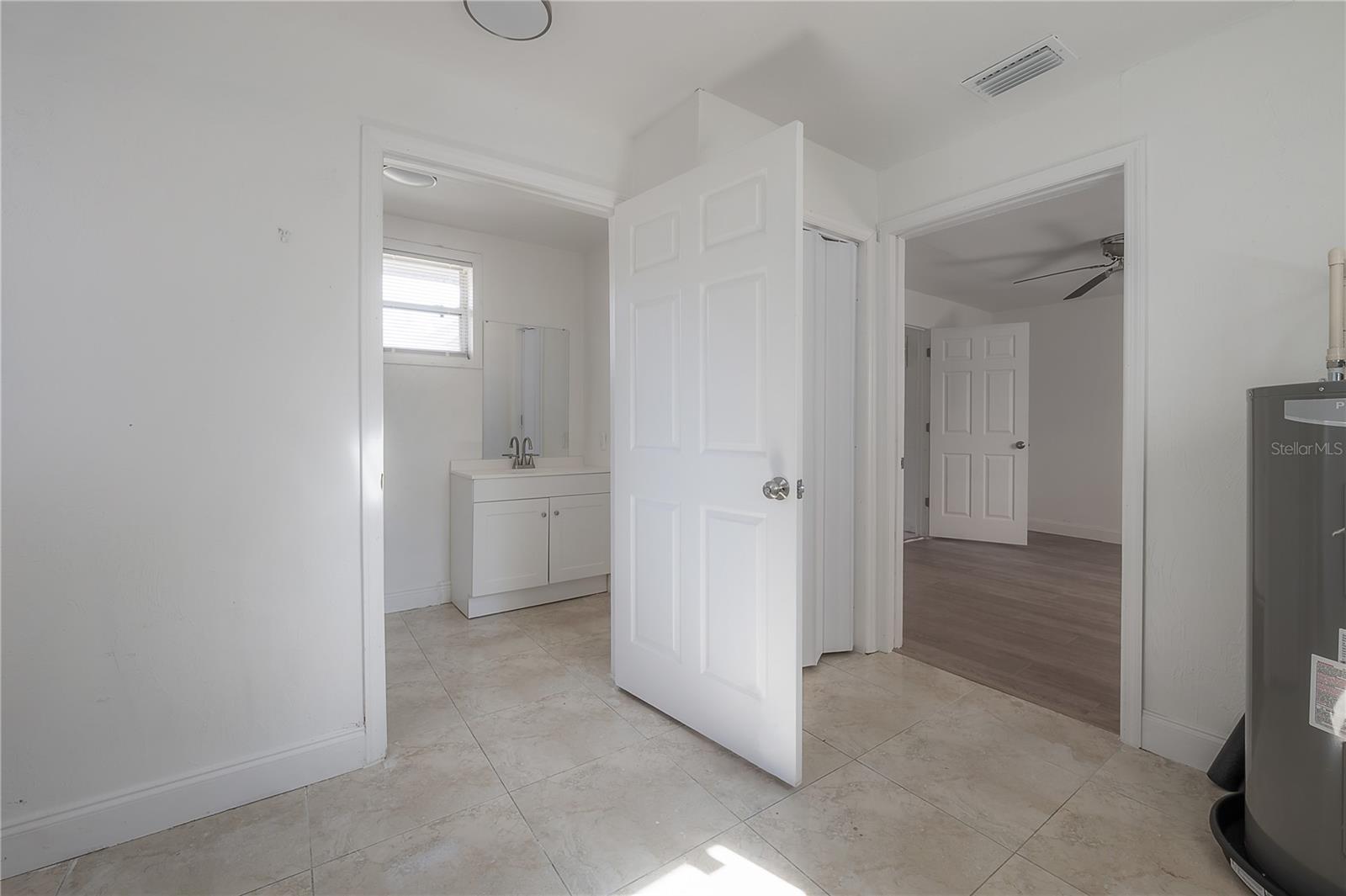 Image 20 of 43 For 515 Sharon Street