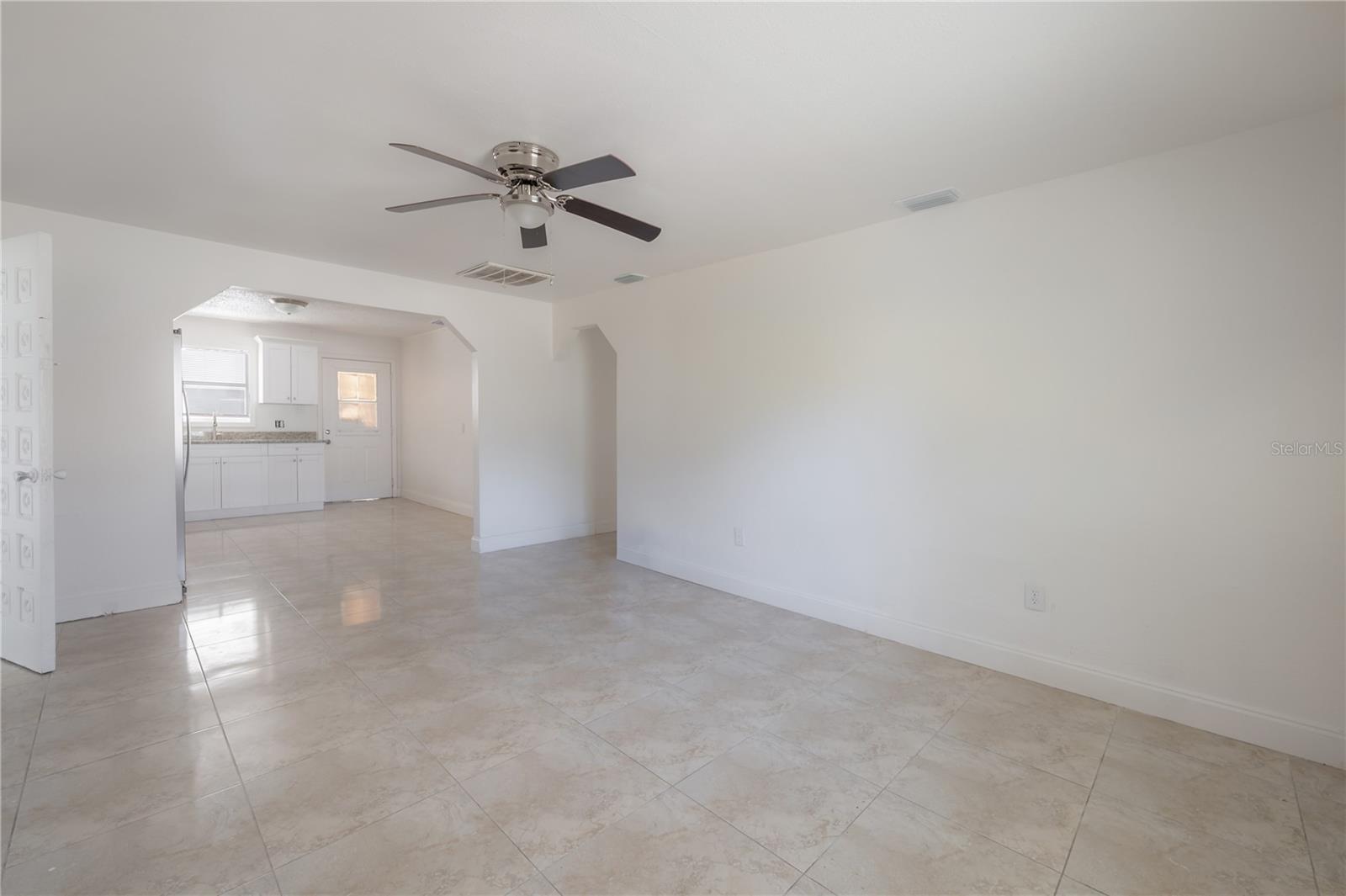 Image 3 of 43 For 515 Sharon Street