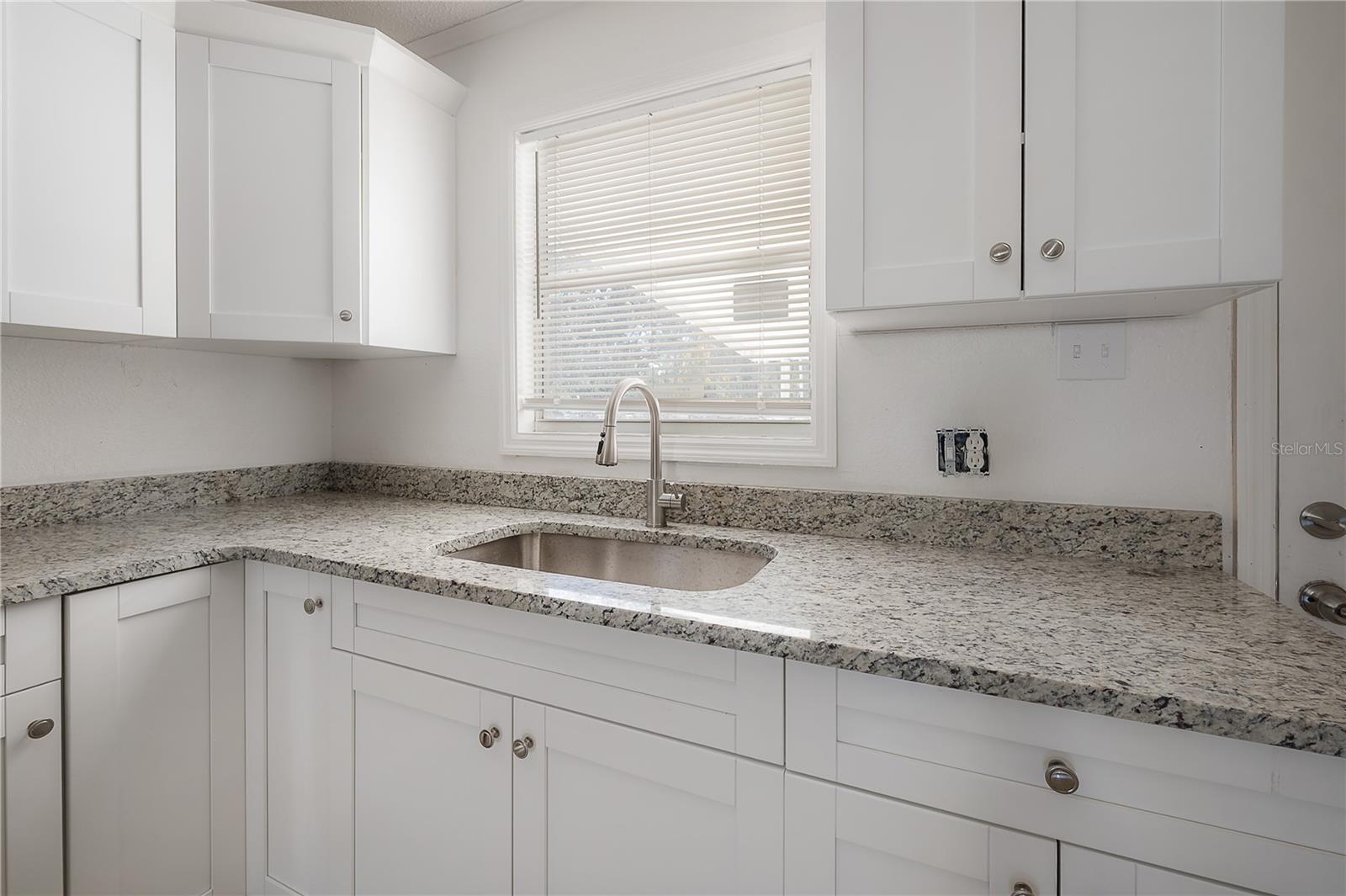 Image 6 of 43 For 515 Sharon Street