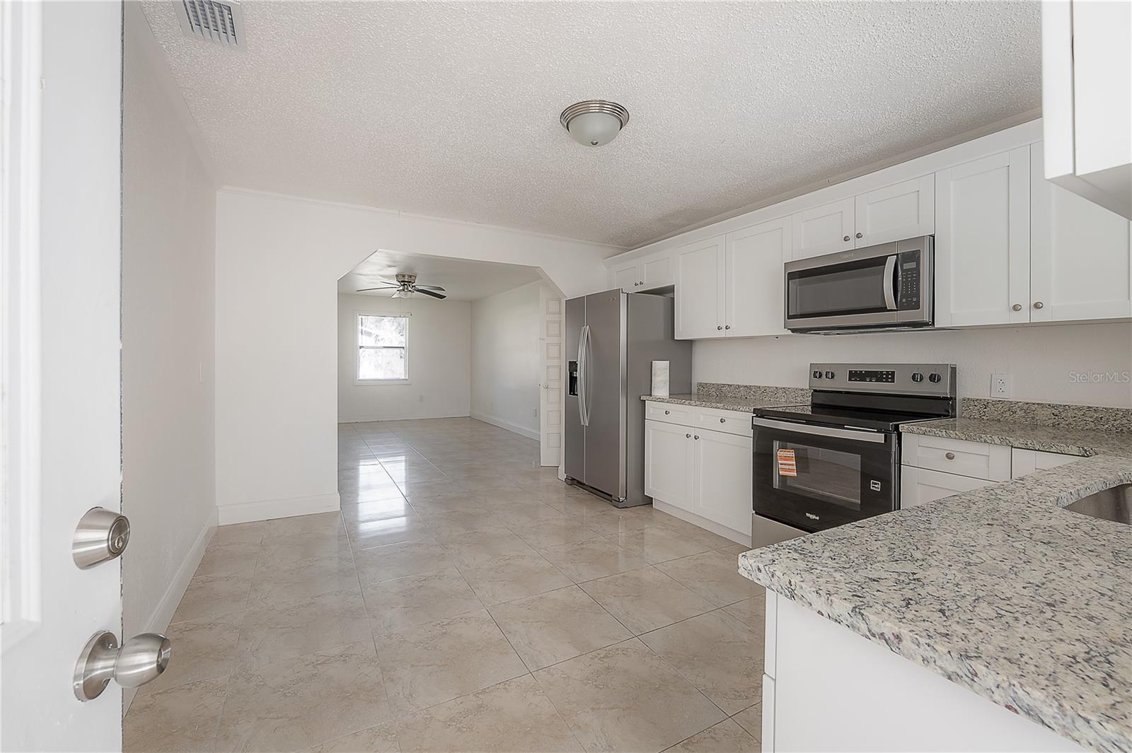 Image 7 of 43 For 515 Sharon Street