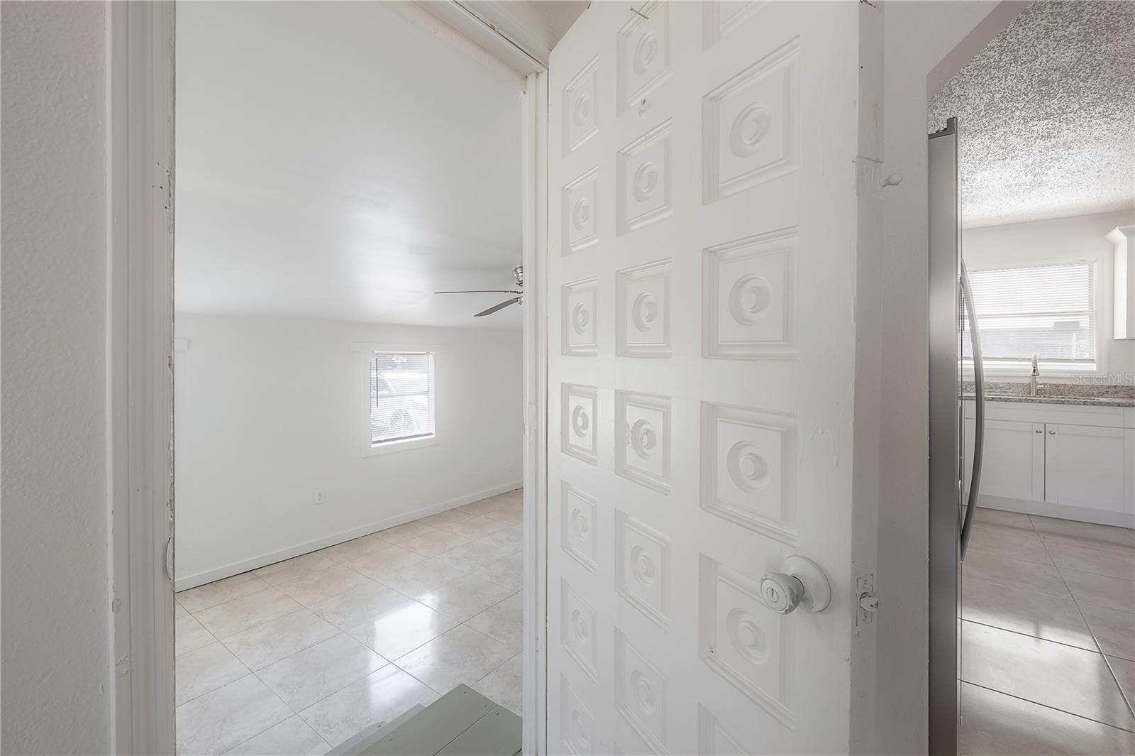 Image 8 of 43 For 515 Sharon Street