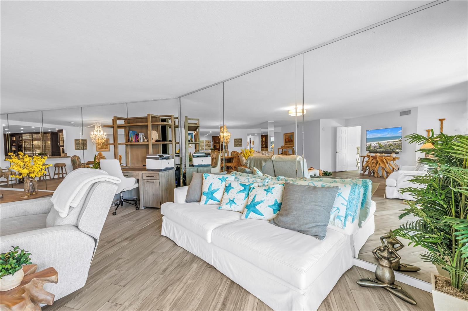 Image 13 of 55 For 6600 Sunset Way 408