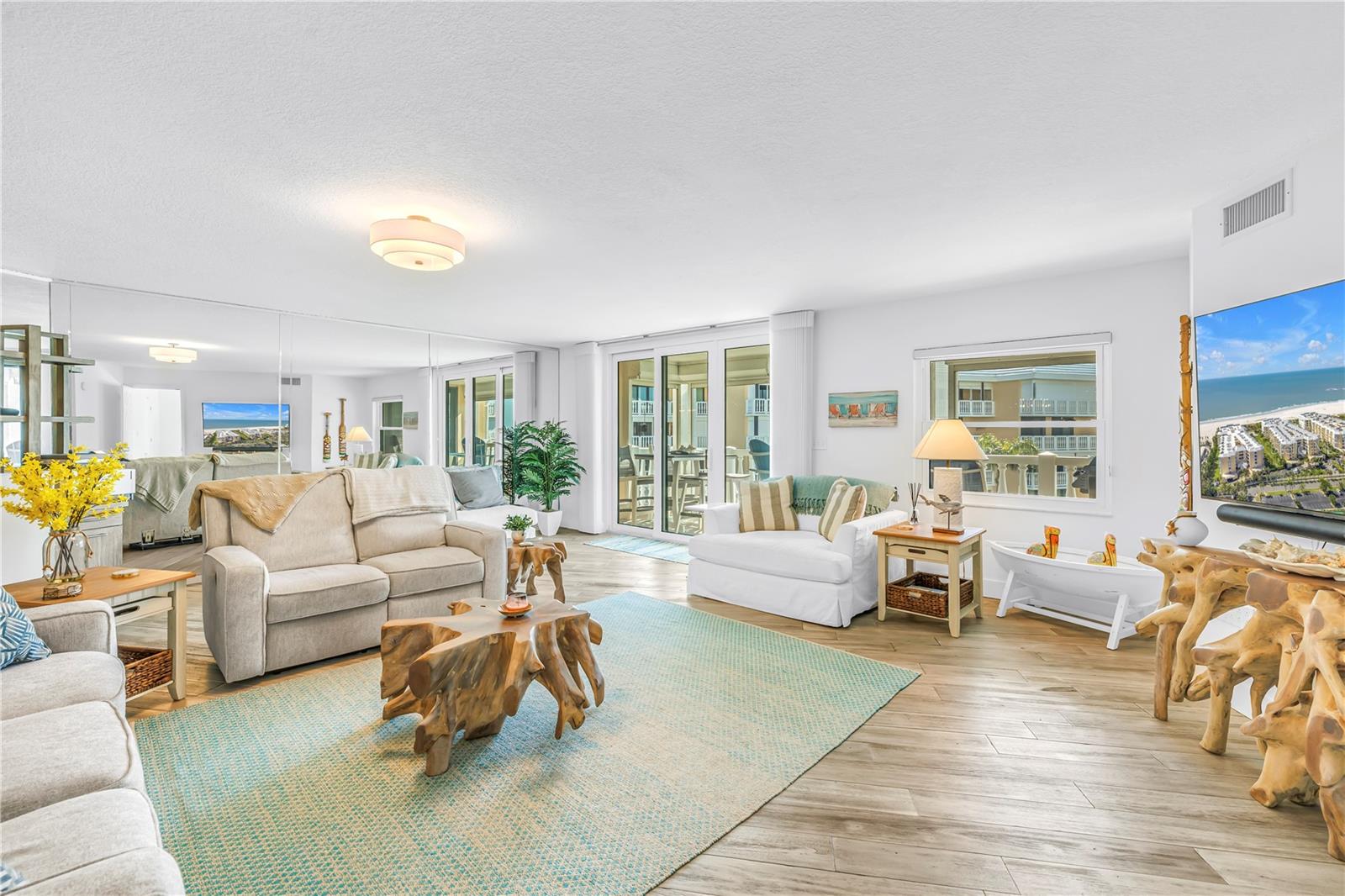 Image 15 of 55 For 6600 Sunset Way 408