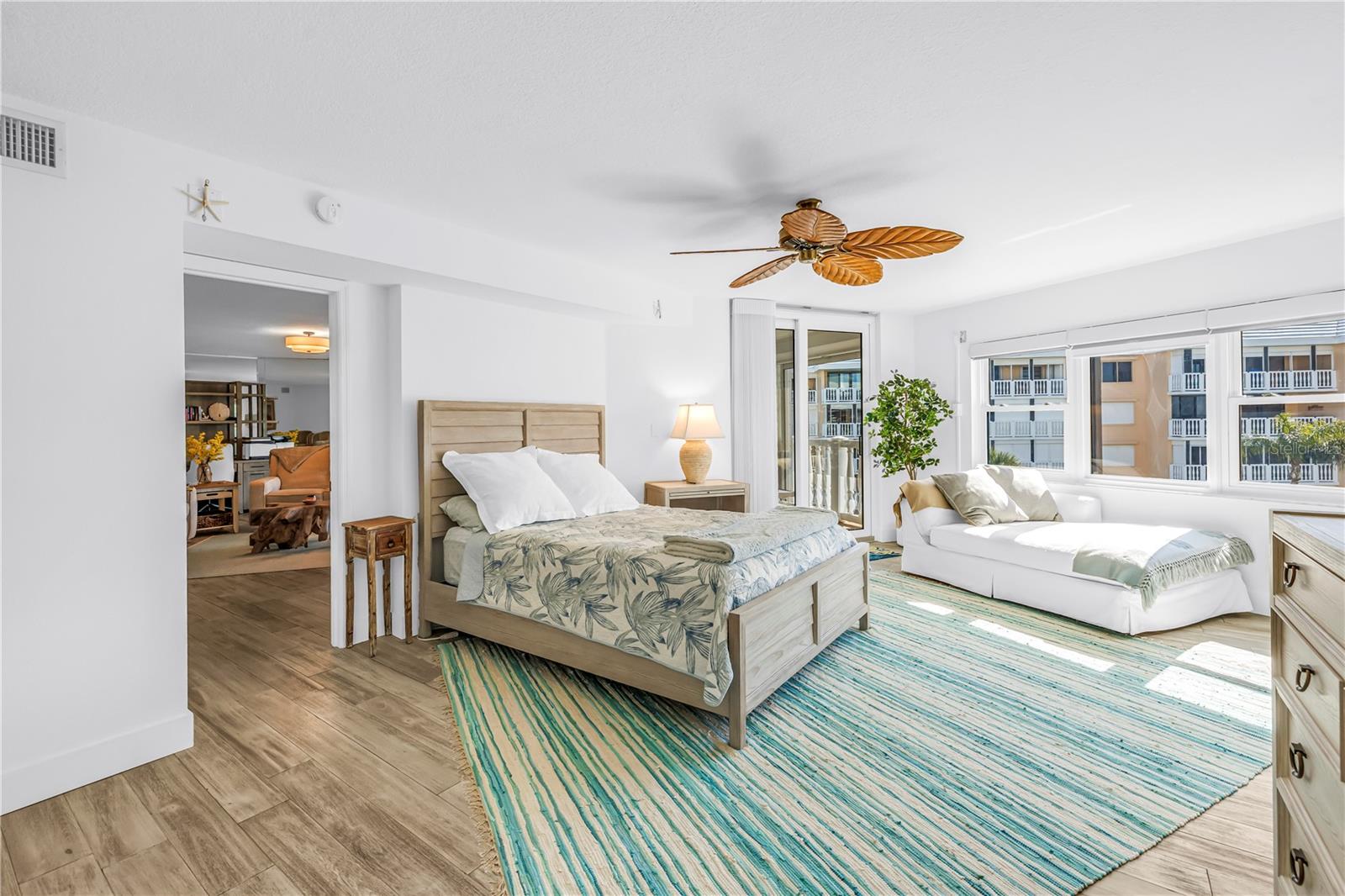 Image 23 of 55 For 6600 Sunset Way 408