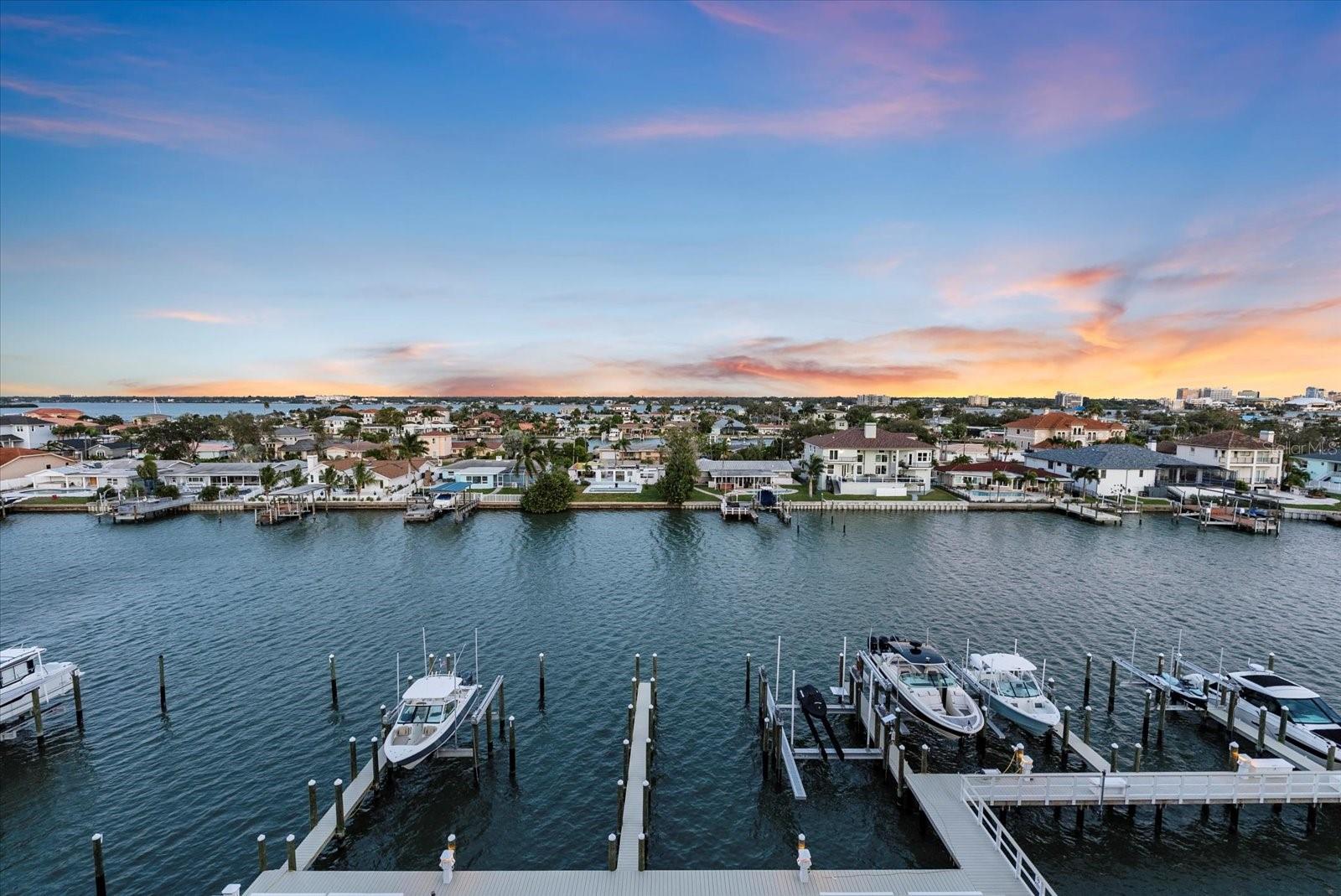 Image 30 of 59 For 125 Island Way 602