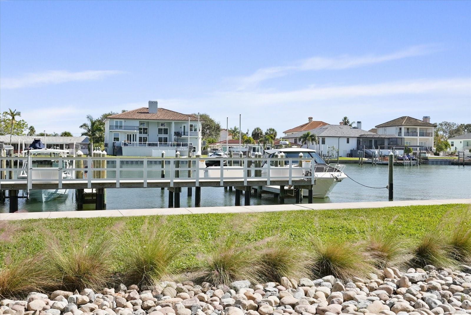 Image 41 of 59 For 125 Island Way 602