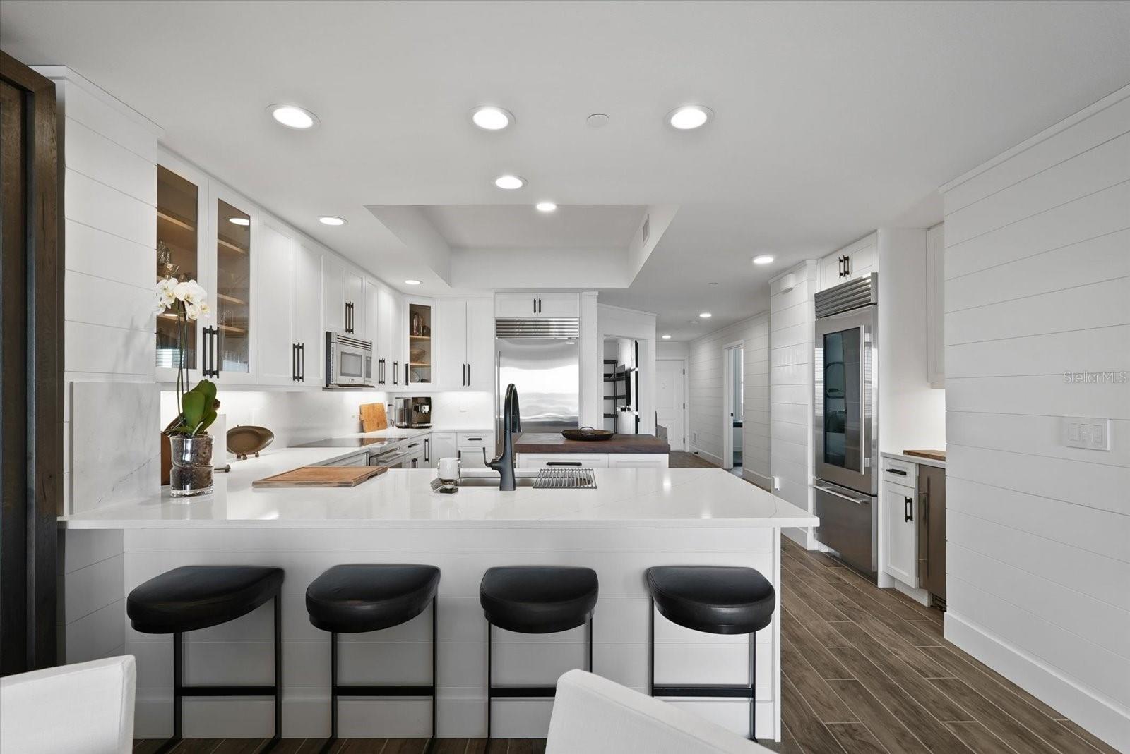 Image 6 of 59 For 125 Island Way 602