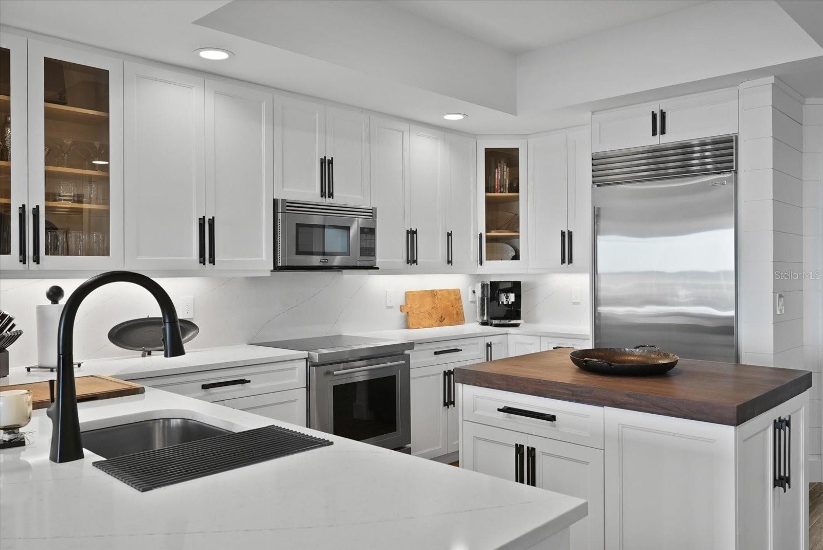 Image 7 of 59 For 125 Island Way 602