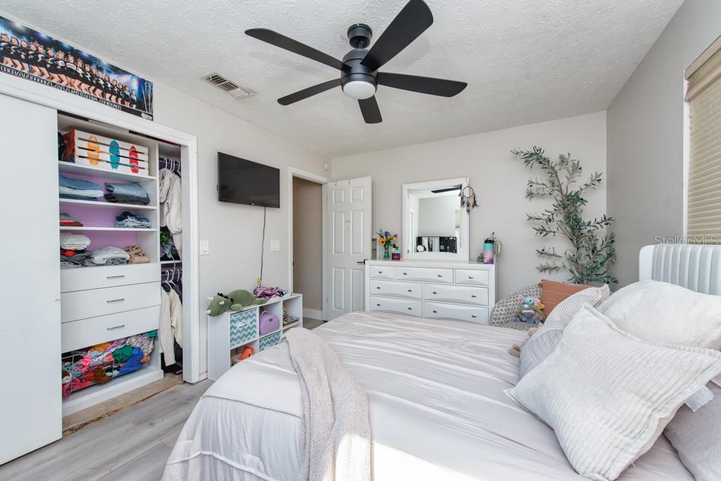 Listing photo id 16 for 4110 Meadow Run Lane