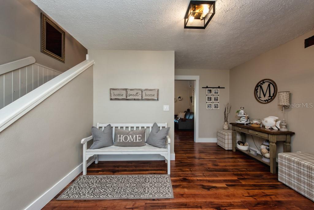 Listing photo id 0 for 4110 Meadow Run Lane