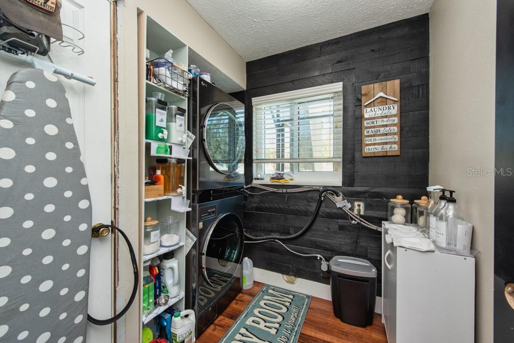 Listing photo id 22 for 4110 Meadow Run Lane