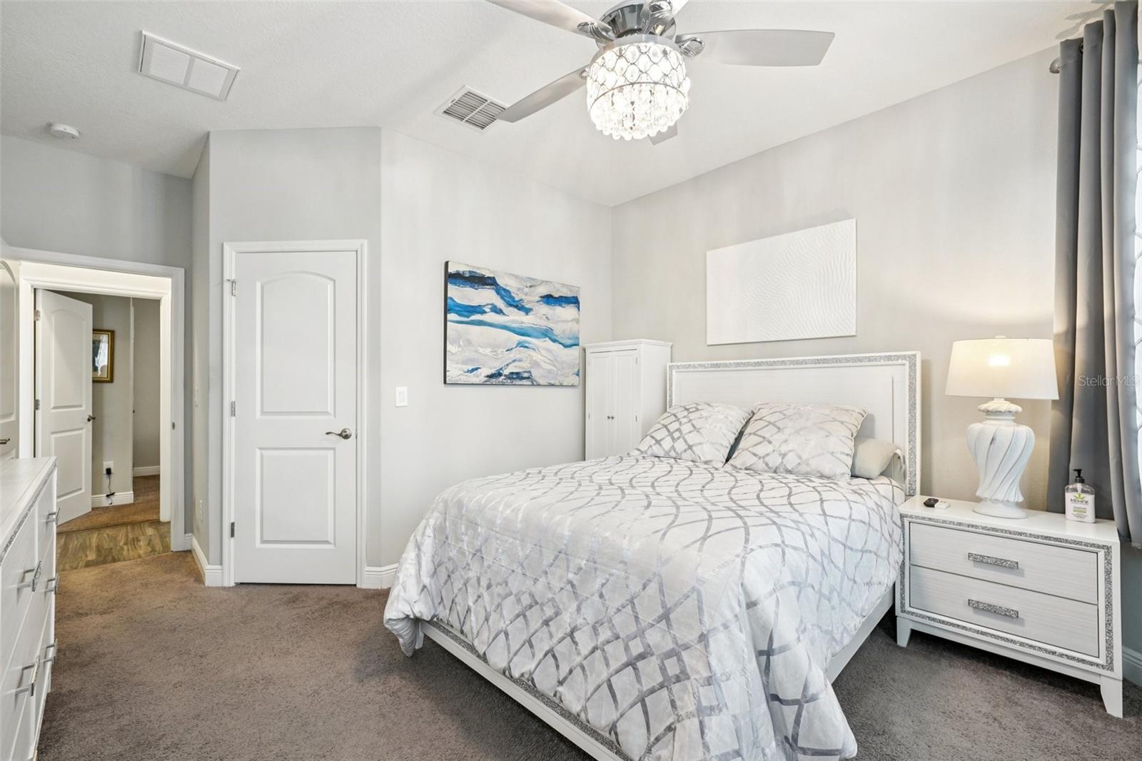 Image 33 of 77 For 12627 Vander Way